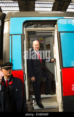 Talia. Milano, Trenitalia presenta la sua nuova livrea treno FrecciaRossa Rho Fiera Milano Expò 2015. Michele Mario Elia Foto Stock