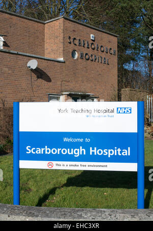 Cartello fuori Scarborough General Hospital, North Yorkshire, Inghilterra, Regno Unito Foto Stock