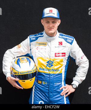 Albert Park di Melbourne, Australia. Xii Mar, 2015. Marcus Ericsson (SWE) #9 dalla Sauber F1 Team pongono al driver" fotografia sessione al 2015 Australian Formula One Grand Prix all'Albert Park di Melbourne, Australia. Sydney bassa/Cal Sport Media/Alamy Live News Foto Stock