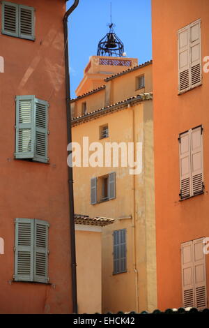 Pittoresca architettura nella vecchia città di Grasse sulla Costa Azzurra, Francia Foto Stock