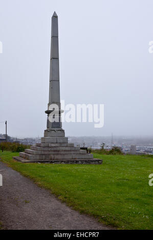 Obelisco memorial a James Bremner, Scottish architetto navale, 1784-1856, Wick, Caithness in Scozia Foto Stock