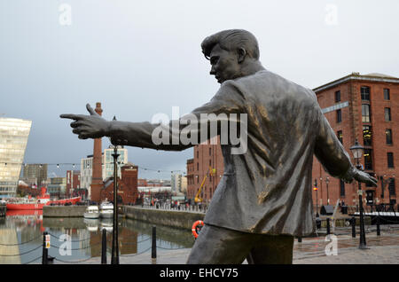 Billy Fury statua a Liverpool Albert Dock Foto Stock