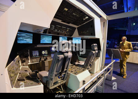 Praga, Repubblica Ceca. Xii Mar, 2015. Apertura del Gateway per spazio mostra a Praga Repubblica Ceca, Marzo 12, 2015. © Katerina Sulova/CTK foto/Alamy Live News Foto Stock