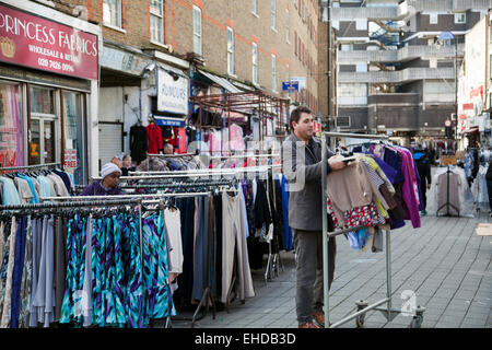 Petticoat Lane market nell'East End di Londra - Regno Unito Foto Stock