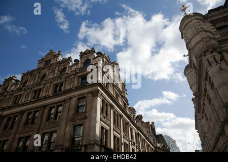 Registro Lloyds Nave sulla parte superiore dell edificio su Fenchurch Street e Dixon House sulla sinistra - London REGNO UNITO Foto Stock