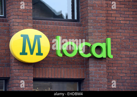 Morrisons Local Convenience Store in Wilmslow, Cheshire, Inghilterra, Regno Unito Foto Stock