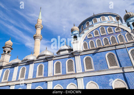 Esterno di Fatih Camii (Esrefpasa) vecchia moschea di Izmir, Turchia Foto Stock