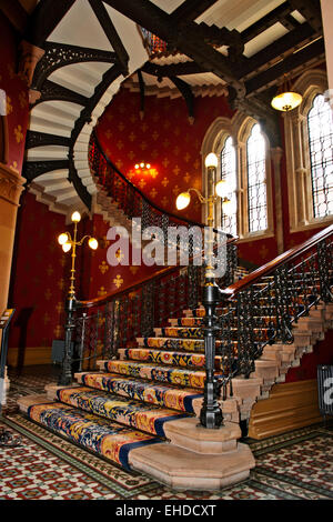 Hotel Renaissance,Lobby,interno originale grande scalinata e vestibolo,in armonia con il design vittoriano,la stazione di St Pancras,Londra Foto Stock