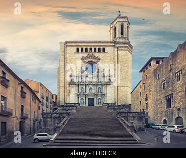 Catedral de Santa Maria de Gerona, vista da passaggi, Barcellona, Spagna Catalogna Foto Stock