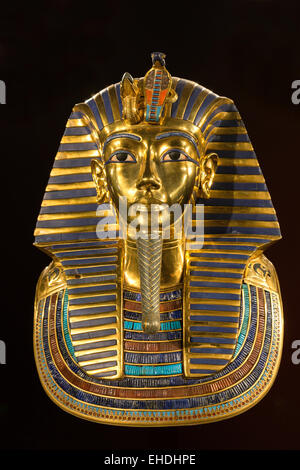 Una replica di Tutankhamun dorato maschera di sepoltura Foto Stock