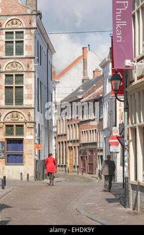 Scena di strada a Gand Belgio Foto Stock