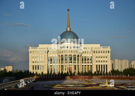 L AK ORDA Palace - residenza del Presidente della Repubblica del Kazakistan, in Astana Foto Stock