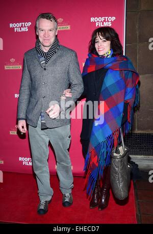 New York, NY, STATI UNITI D'AMERICA. Xii Mar, 2015. Tate Donovan, Parker Posey presso gli arrivi di Seymour: introduzione Premiere presentato dal film sul tetto e PIPER-HEIDSIECK, all'interno del Parco di San Bart, New York, NY Marzo 12, 2015. Credito: Gregorio T. Binuya/Everett raccolta/Alamy Live News Foto Stock