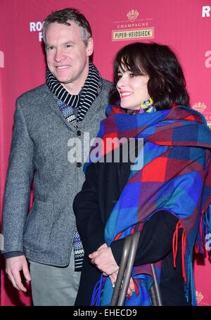 New York, NY, STATI UNITI D'AMERICA. Xii Mar, 2015. Tate Donovan, Parker Posey presso gli arrivi di Seymour: introduzione Premiere presentato dal film sul tetto e PIPER-HEIDSIECK, all'interno del Parco di San Bart, New York, NY Marzo 12, 2015. Credito: Gregorio T. Binuya/Everett raccolta/Alamy Live News Foto Stock