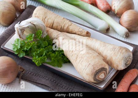 Pastinaca e altri ortaggi o legumi Foto Stock