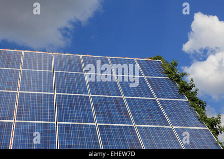 Impianto solare sul tetto Foto Stock