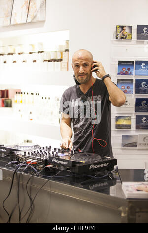 Vogue Fashion's Night Out a Jades store con: Peyman Amin dove: Düsseldorf, Germania Quando: 05 Set 2014 Foto Stock