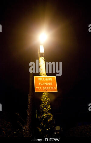 Tar canna Rolling a Ottery St Mary nel Devon 5 novembre 2010. Foto Stock