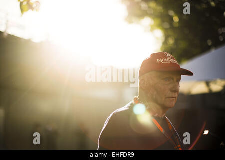 Melbourne, Australia. 13 Mar, 2015. Mercedes Presidente non esecutivo di Niki Lauda è visto nel paddock dopo la seconda sessione di prove libere in vista del 2015 Australian Grand Prix all'Albert Park circuito. © James Gasperotti/ZUMA filo/Alamy Live News Foto Stock