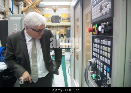 Atlanta, Georgia, Stati Uniti d'America. 13 Mar, 2015. Il Ministro degli esteri tedesco Frank-Walter Steinmeier (SPD) visite il Georgia Institute of Technology di Atlanta, Georgia, Stati Uniti d'America, 13 marzo 2015. © dpa picture alliance/Alamy Live News Foto Stock