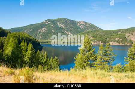 Moyie lago, un piccolo lago sul fiume Moyie, Moyie Lake Provincial Park, East Kootenay, BC, Canada Foto Stock