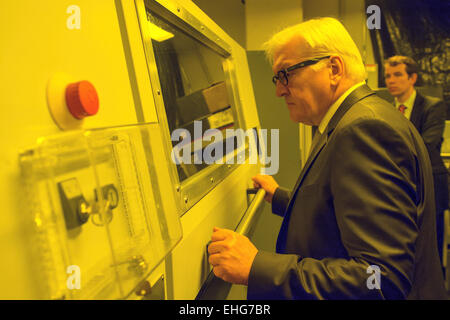 Atlanta, Georgia, Stati Uniti d'America. 13 Mar, 2015. Il Ministro degli esteri tedesco Frank-Walter Steinmeier (SPD) durante una visita in Georgia Institute of Technology di Atlanta, Georgia, Stati Uniti d'America, 13 marzo 2015. Foto: MAURIZIO GAMBARINI/dpa/Alamy Live News Foto Stock