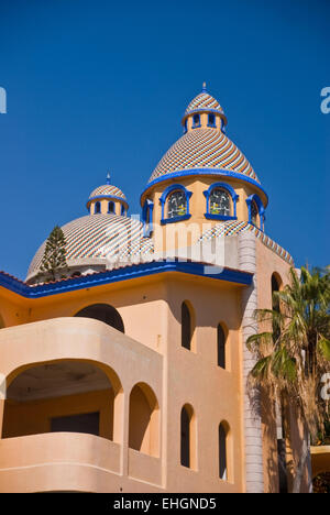 Piastrella edificio a cupola in old mazatlan, Messico Foto Stock