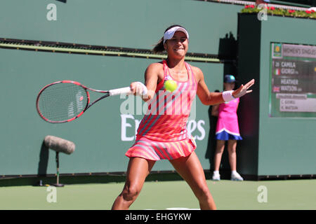 Indian Wells, California, 13 marzo, 2015 British giocatore di tennis Heather Watson sconfigge italiano Camila Giorgi nelle Donne Singoli Secondo turno al BNP Paribas Open (punteggio 7-5 7-5). Credito: Werner Fotos/Alamy Live News Foto Stock