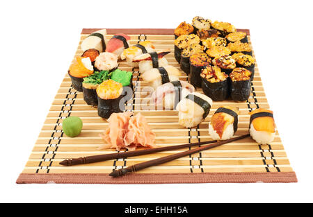 Nigirizushi cotta al forno e la composizione di sushi Foto Stock