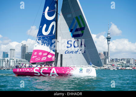 Auckland, Nuova Zelanda. Xiv Mar, 2015. Volvo Ocean Race, NZ Herald nella gara di porto di Auckland. I vincitori di gara, il Team di SCA. 14/3/2015 Credit: Chris Cameron/Alamy Live News Foto Stock