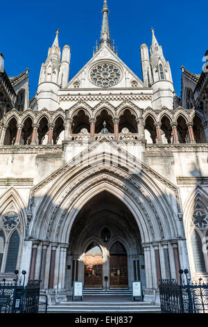 Il Royal Courts of Justice è un edificio di corte di Londra che alloggia sia l Alta Corte di giustizia e del Tribunale di Appello Foto Stock