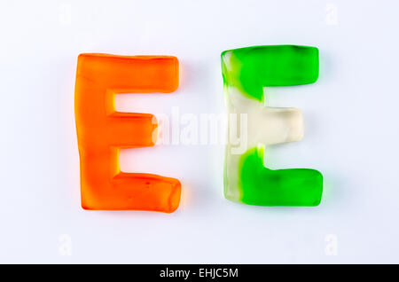 Un insieme di due lettere gommoso a forma di E Foto Stock