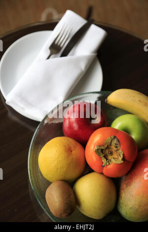 Piatto di frutta in omaggio in camera di Shangri-La Hotel Sydney, Sydney Australia Foto Stock