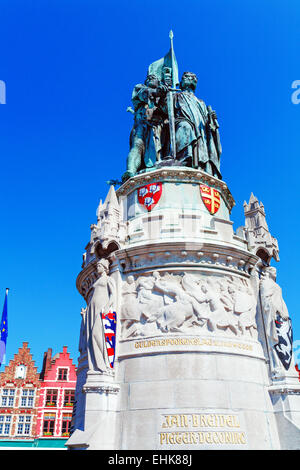 Jan Breydel e Pieter De Coninck statua sul Markt, Bruges, Belgio Foto Stock