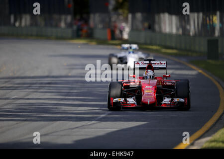 Melbourne, Australia. Xv Mar, 2015. SEBASTIAN VETTEL della Germania e la Scuderia Ferrari rigidi durante il 2015 Australian Grand Prix all'Albert Park circuito di Melbourne, Australia. Credito: James Gasperotti/ZUMA filo/Alamy Live News Foto Stock