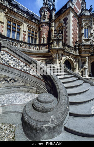 Le scale conducono fino al Palais Bénédictine, Fecamp. La Normandia. Francia Foto Stock