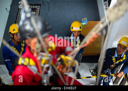 Accesso con cordami formazione in Jakarta. Foto Stock