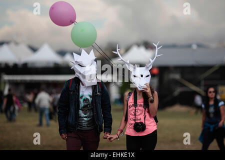 Bogotà, Colombia. Xiv Mar, 2015. Residenti frequentare il sesto 'Estereo Picnic Festival", nella città di Bogotà, capitale della Colombia, il 14 marzo 2015. Credito: Jhon Paz/Xinhua/Alamy Live News Foto Stock