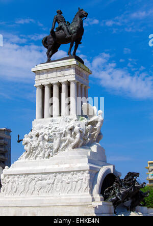 Statua del generale Maximo Gomez nel centro della città vecchia, Havana, Cuba Foto Stock