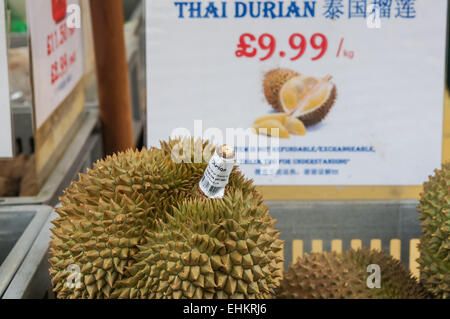 Cibo cinese shop su Gerrard Street a Chinatown, Londra England Regno Unito Regno Unito Foto Stock