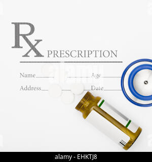 Prescrizione, pillole e stetoscopio - studio shot Foto Stock