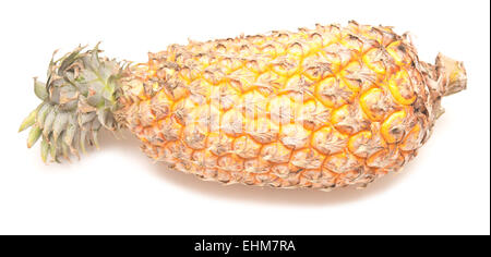 Di ananas maturo isolato su sfondo bianco Foto Stock