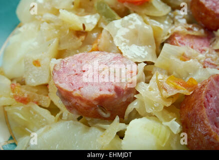 Oktoberfest stufato con salsicce e patate - prodotto tipico bavarese Germania Foto Stock