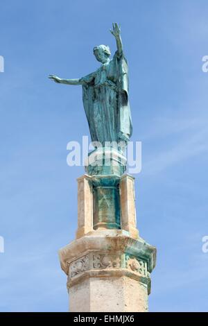 Memoriale di guerra nei giardini dietro la chiesa di Santa Maria, Hinckley, Leicestershire Foto Stock