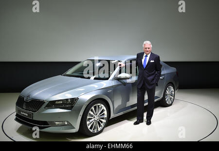 Mlada Boleslav, Repubblica Ceca. 16 marzo, 2015. Skoda auto CEO Winfried Vahland assiste annualmente una news conferenza a Mlada Boleslav, Repubblica Ceca Lunedì, 16 marzo 2015. Credito: Radek Petrasek/CTK foto/Alamy Live News Foto Stock