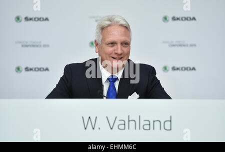 Mlada Boleslav, Repubblica Ceca. 16 marzo, 2015. Skoda auto CEO Winfried Vahland assiste annualmente una news conferenza a Mlada Boleslav, Repubblica Ceca Lunedì, 16 marzo 2015. Credito: Radek Petrasek/CTK foto/Alamy Live News Foto Stock