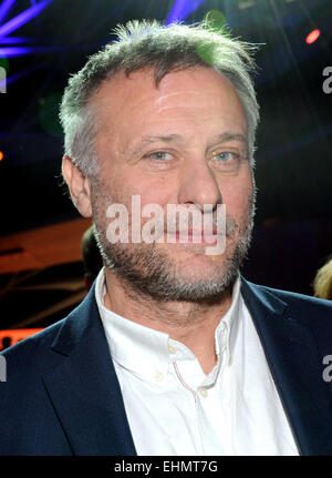 Monaco di Baviera, Germania. Xv Mar, 2015. L'attore svedese Michael Nyqvist arriva per uno screening esclusivo del thriller serie '100 Codice" in occasione del "Krimifestival' (lit. thriller festival) BMW World di Monaco di Baviera, Germania, 15 marzo 2015. "Codice 100' premier su Sky HD Atlantico il 19 marzo 2015. Il film è ambientato a Stoccolma e New York. Foto: Ursula Dueren/dpa/Alamy Live News Foto Stock