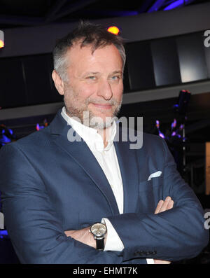 Monaco di Baviera, Germania. Xv Mar, 2015. L'attore svedese Michael Nyqvist arriva per uno screening esclusivo del thriller serie '100 Codice" in occasione del "Krimifestival' (lit. thriller festival) BMW World di Monaco di Baviera, Germania, 15 marzo 2015. "Codice 100' premier su Sky HD Atlantico il 19 marzo 2015. Il film è ambientato a Stoccolma e New York. Foto: Ursula Dueren/dpa/Alamy Live News Foto Stock