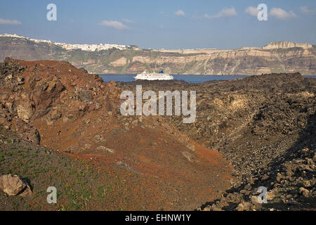 L'isola greca di Santorini è formata da una caldera che è ciò che resta di un antico volocano. Foto Stock