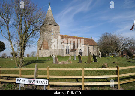 La chiesa di Santa Maria Vergine, a St Mary nella palude, Romney Marsh Kent. Foto Stock